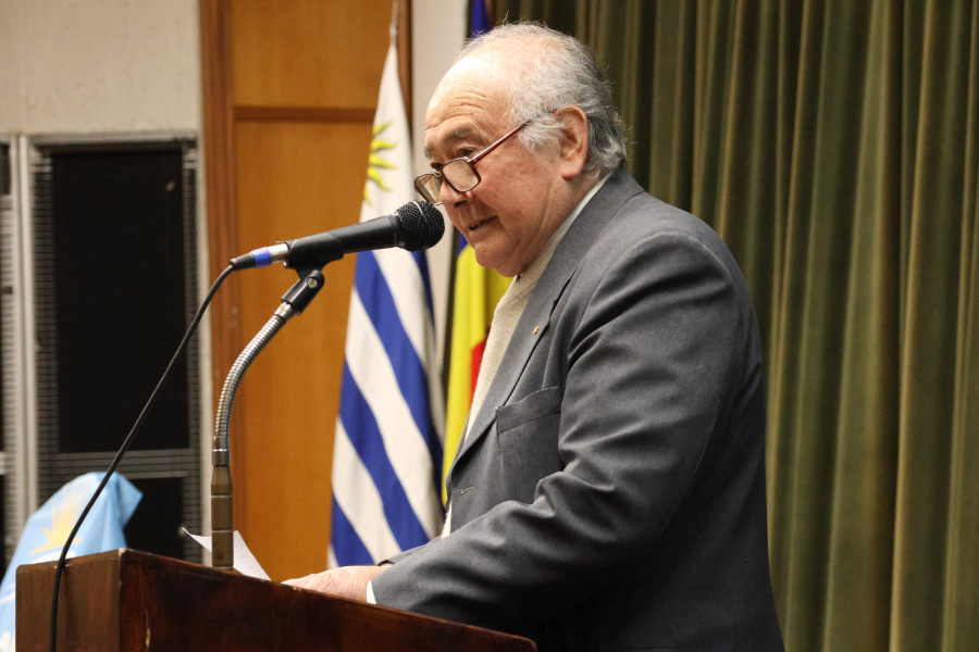 Director General de Soka Gakkai Internacional del Uruguay haciendo uso de la palabra