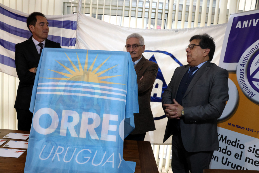 Director de Correo Uruguayo haciendo uso de la palabra