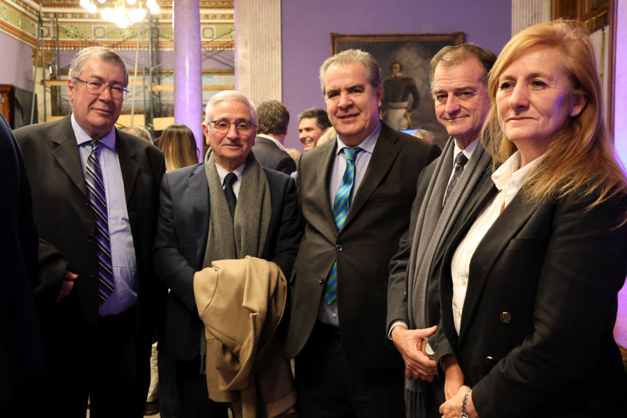 Autoridades presentes en el acto