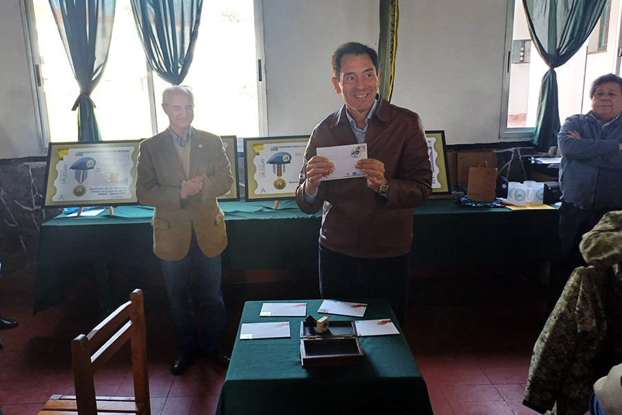 Autoridades participaron de la ceremonia de matasellado