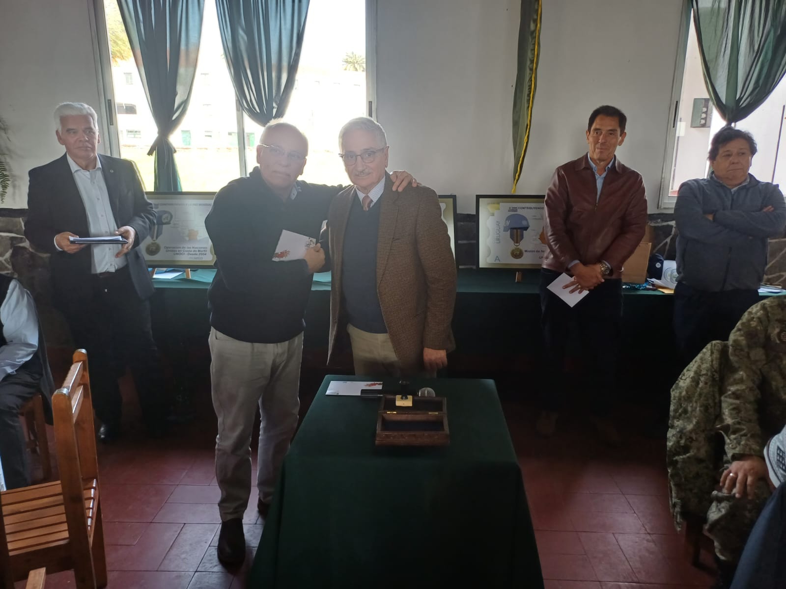 Autoridades participaron de la ceremonia de matasellado