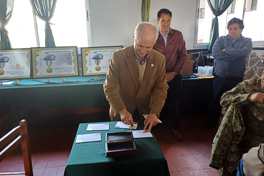 Autoridades participaron de la ceremonia de matasellado