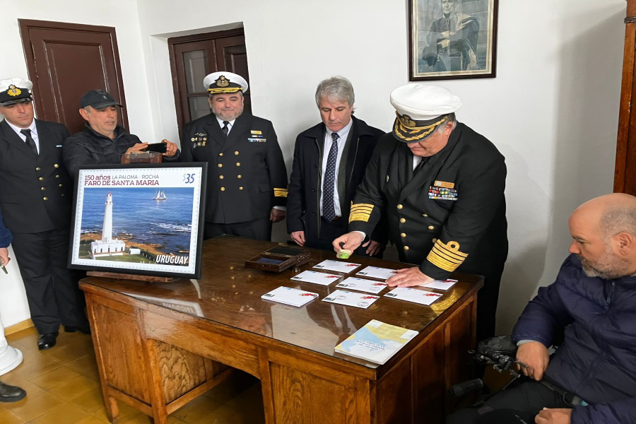 Autoridades participaron de la ceremonia de matasellado