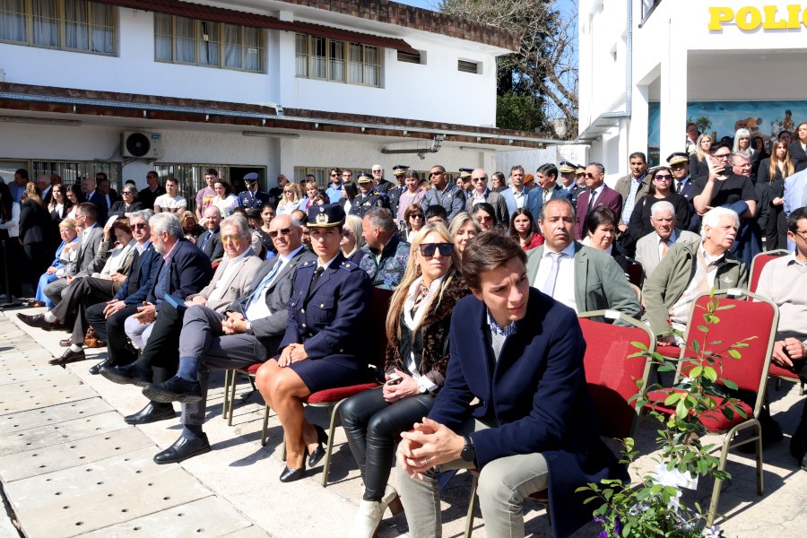 Autoridades presentes en el acto