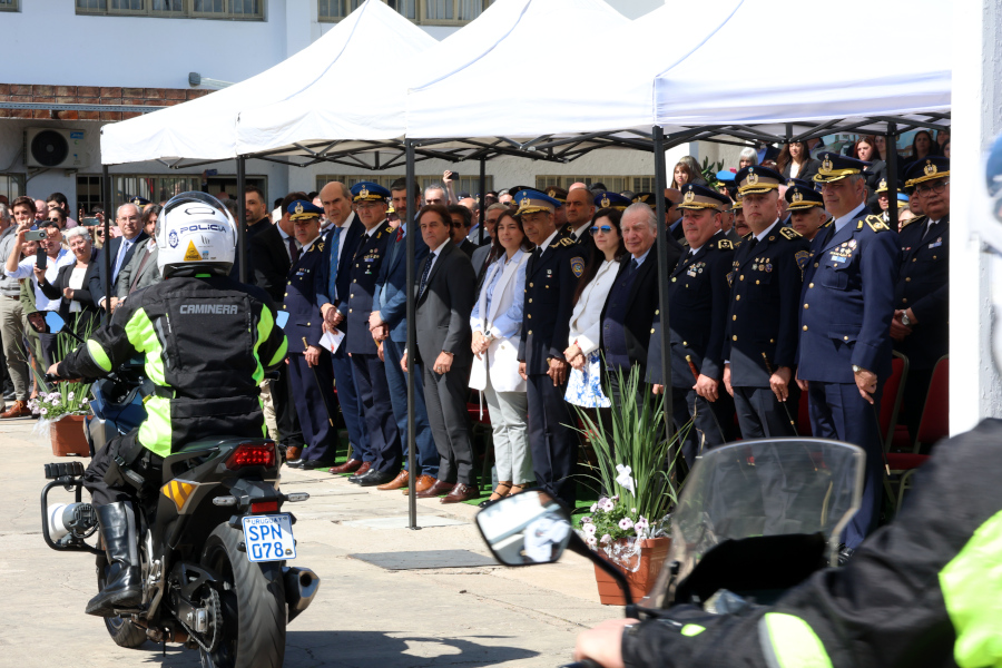 Efectivos de Policía Caminera desfilaron ante las autoridades