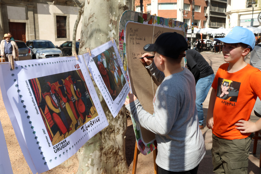 Participantes dejaron sus mensajes en una lámina especialmente colocada para este fin