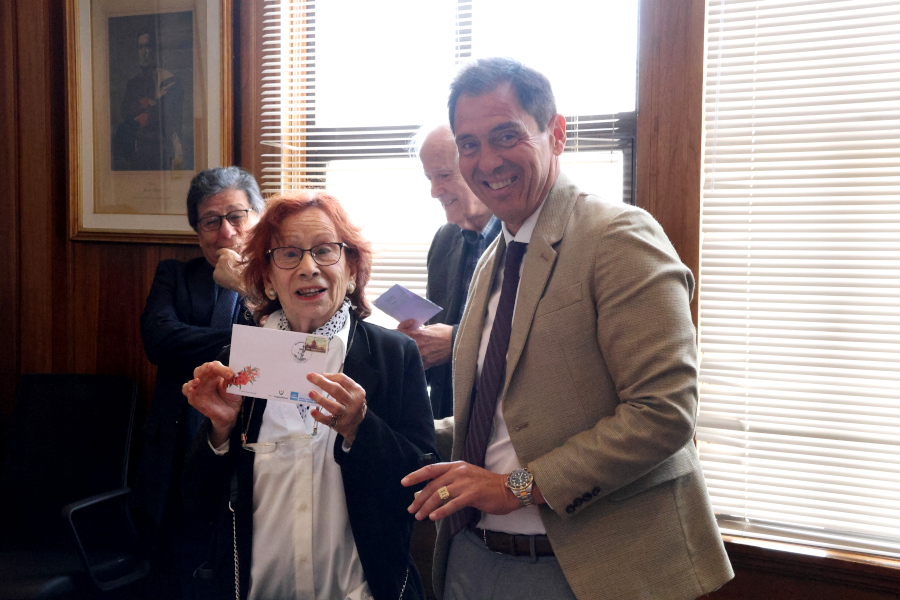 Autoridades participaron de la ceremonia de matasellado