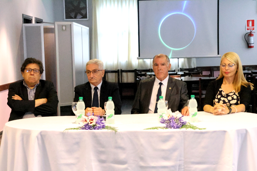 Mesa de autoridades que participaron del acto de lanzamiento