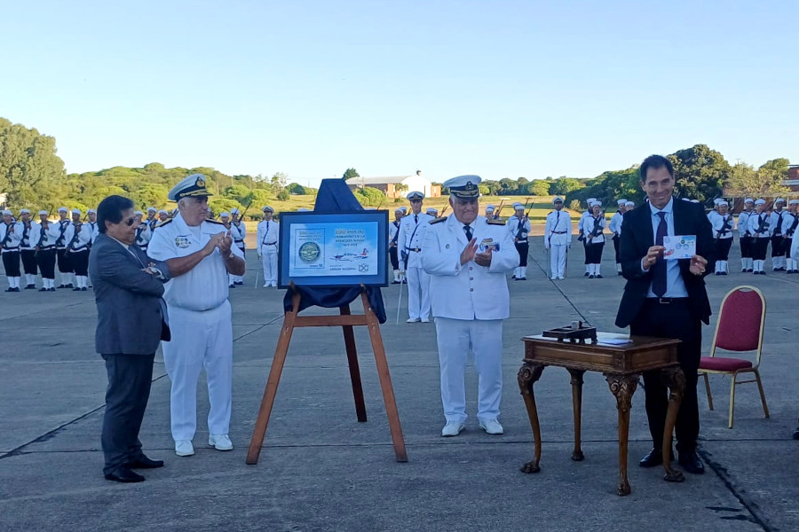 El presidente de Correo Uruguayo participó de la ceremonia de matasellado