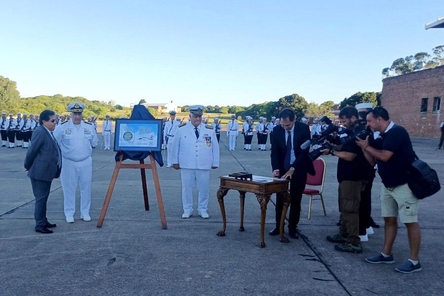 Autoridades participaron de la ceremonia de matasellado