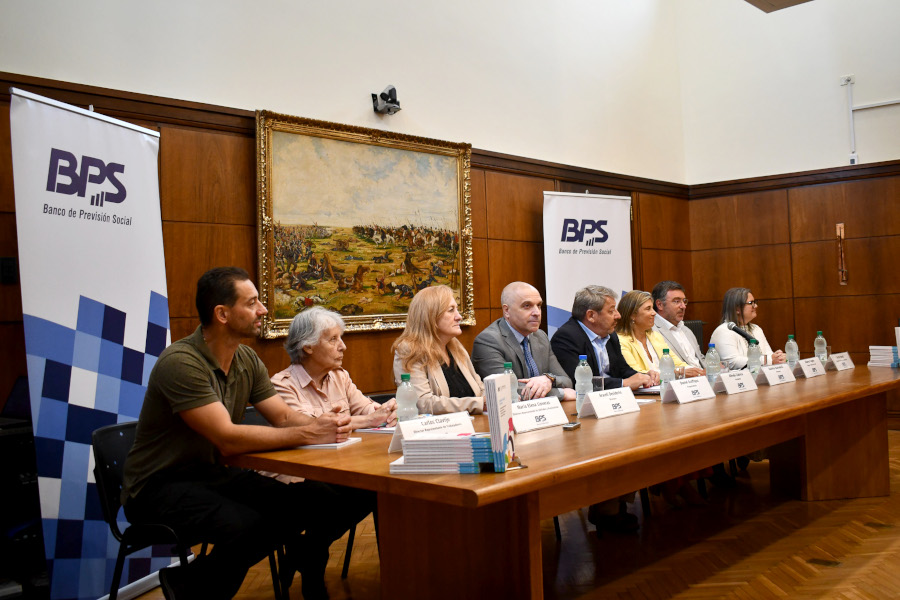 En la sala Colotuzzo del Banco de Previsión Social se presentó un libro sobre pesquisa neonatal