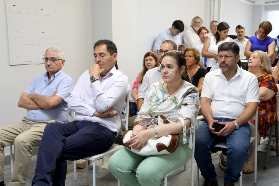 Autoridades de Correo Uruguayo y la intendenta de Artigas en la inauguración de la Jefatura de Correos de Artigas