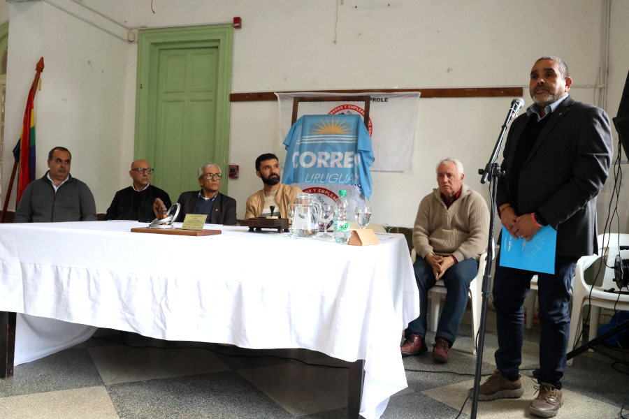 En el marco de los festejos por el septuagésimo quinto aniversario de la Asociación de Obreros y Empleados de Conaprole (AOEC), Correo Uruguayo realizó el lanzamiento de un sello conmemorativo.