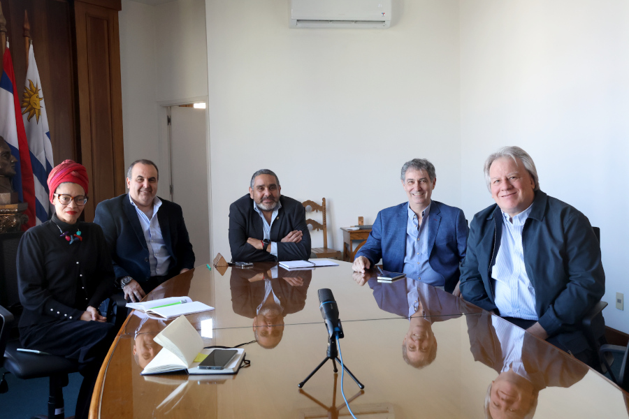 Visita protocolar de la Federación Uruguaya de Filatelia (FUF) a Correo Uruguayo