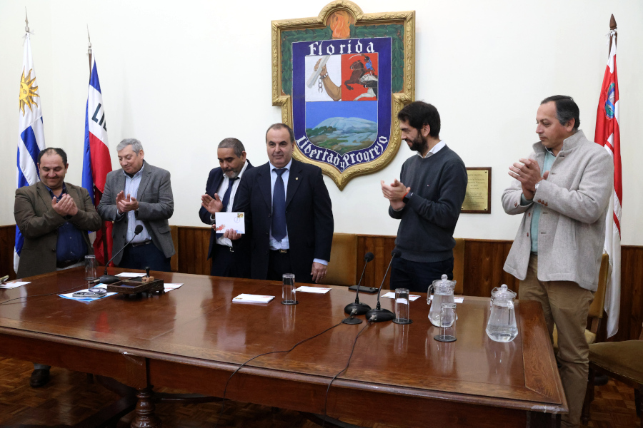 En un acto realizado en la intendencia de Florida, Correo Uruguayo lanzó el sello conmemorativo por el bicentenario de la Declaratoria de la Independencia