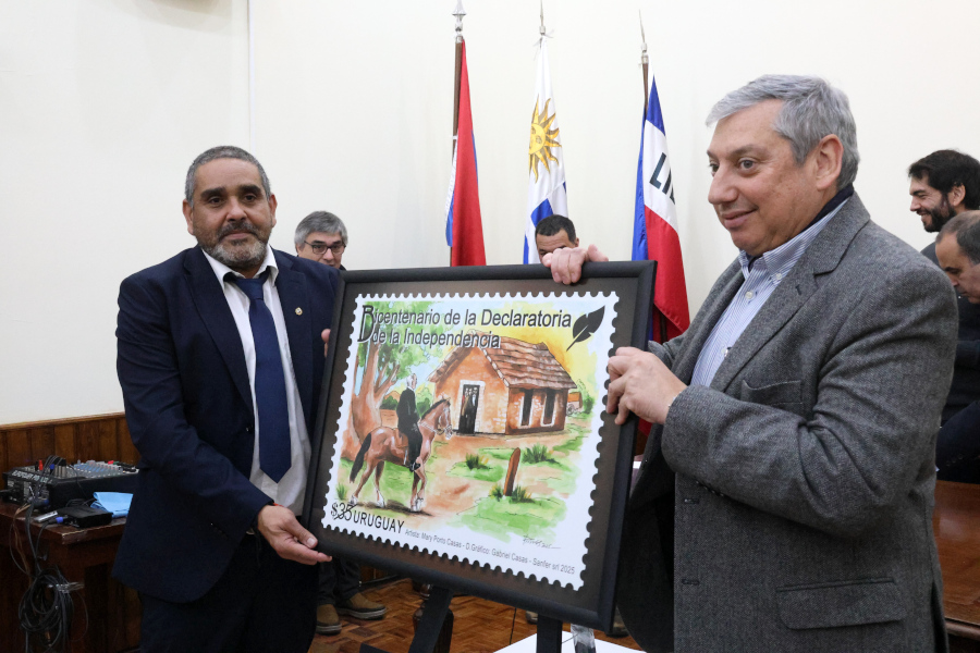 En un acto realizado en la intendencia de Florida, Correo Uruguayo lanzó el sello conmemorativo por el bicentenario de la Declaratoria de la Independencia