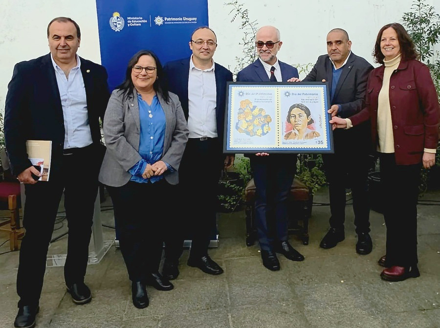 Con motivo del lanzamiento de la 31ª edición del Día del Patrimonio, Correo Uruguayo presentó el sello conmemorativo Día del Patrimonio 1825 – 1830. Bicentenario en todos los Pagos