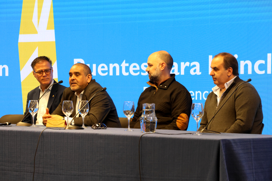 Se realizó con éxito el encuentro “Puentes para la inclusión” en la Sala Idea Vilariño del Complejo Torre de las Telecomunicaciones de Antel, reuniendo a destacados representantes de sectores públicos, privados, académicos y sociales para discutir sobre discapacidad.