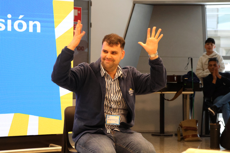 Se realizó con éxito el encuentro “Puentes para la inclusión” en la Sala Idea Vilariño del Complejo Torre de las Telecomunicaciones de Antel, reuniendo a destacados representantes de sectores públicos, privados, académicos y sociales para discutir sobre discapacidad.