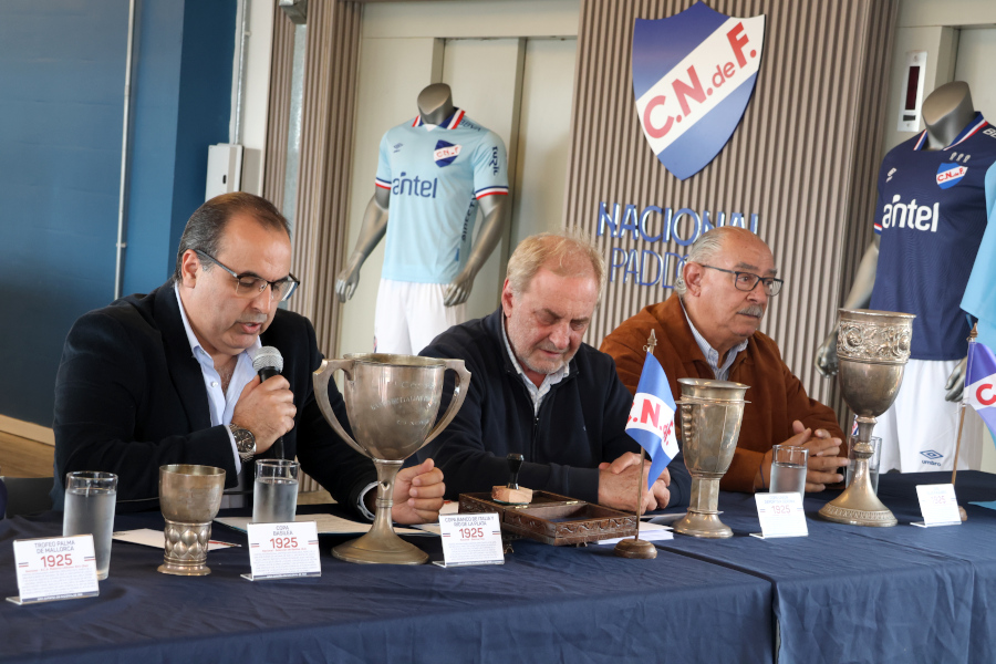 En el marco del centenario de la “Gira más grandiosa del Club Nacional de Fútbol – 1925 - 2025”, Correo Uruguayo realizó el lanzamiento de un sello personalizado en su conmemoración.