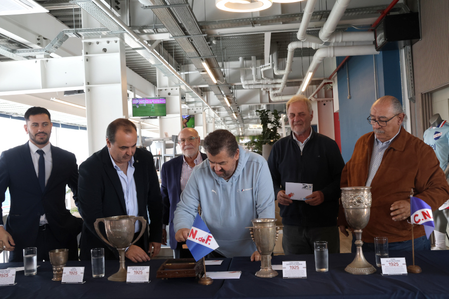 En el marco del centenario de la “Gira más grandiosa del Club Nacional de Fútbol – 1925 - 2025”, Correo Uruguayo realizó el lanzamiento de un sello personalizado en su conmemoración.