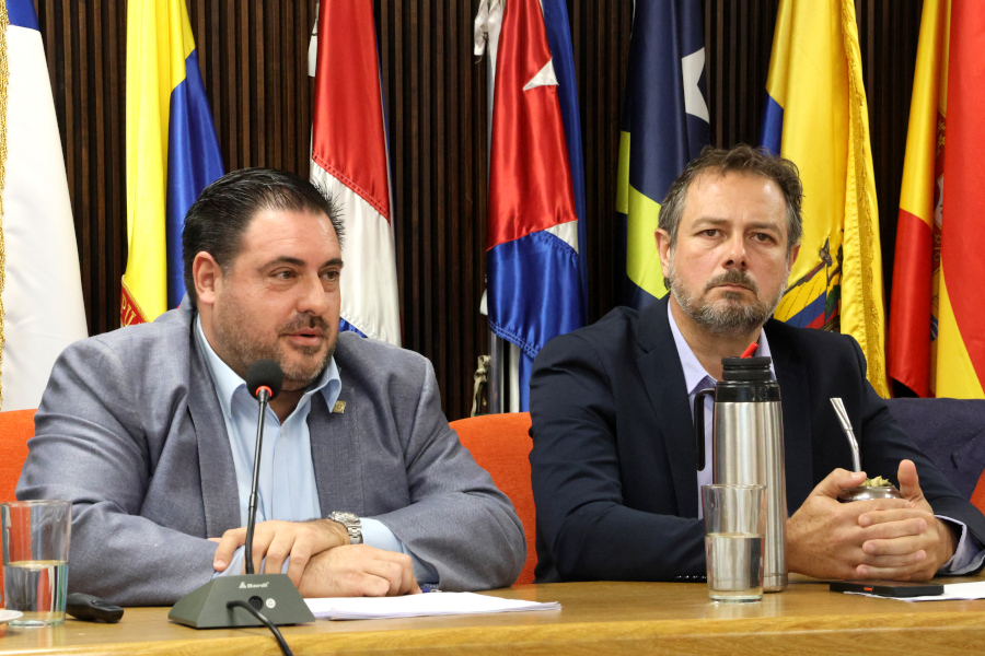 En la sede de UPAEP, el 14 de octubre, Correo Uruguayo realizó una jornada de la que participaron clientes y funcionarios, en la que se brindó información sobre el plan quinquenal y sobre la actual hoja de ruta de la empresa postal pública, y se presentó el servicio Ahíva Tienda, una plataforma que busca destacar productos locales y conectar a emprendedores uruguayos con compradores nacionales e internacionales.