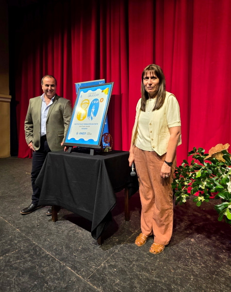 En el marco de las celebraciones del octogésimo aniversario del Instituto de Formación Docente “José Pedro Varela” de Rosario, Correo Uruguayo realizó el lanzamiento del sello personalizado por dicho acontecimiento.