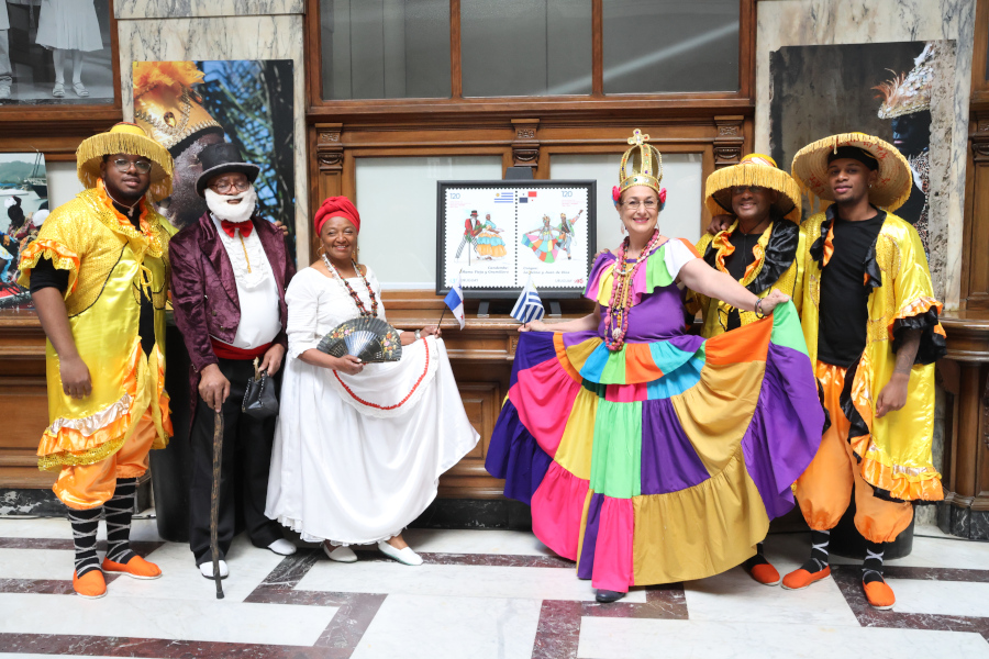 En el marco de las celebraciones por el centésimo vigésimo aniversario de las relaciones diplomáticas entre la República Oriental del Uruguay y la República de Panamá, Correo Uruguayo realizó el lanzamiento de una serie de sellos conmemorativos para celebrar dicho acontecimiento.