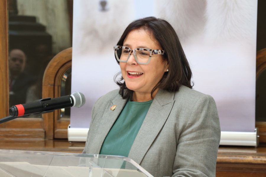 Correo Uruguayo, en el marco de las celebraciones por septuagésimo séptimo aniversario de las relaciones diplomáticas entre Canadá y la República Oriental del Uruguay, realizó el lanzamiento de una serie de sellos conmemorativos para celebrar dicho acontecimiento.