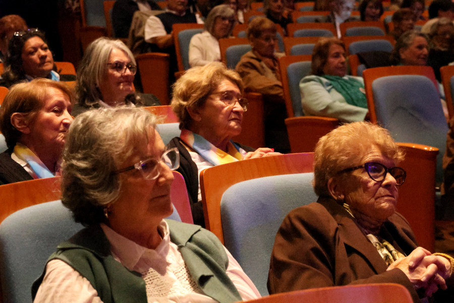 En el marco de los festejos por los 30 años del Festival de Coros de Personas Mayores, Correo Uruguayo realizó el lanzamiento de un sello personalizado conmemorativo de dicho aniversario.