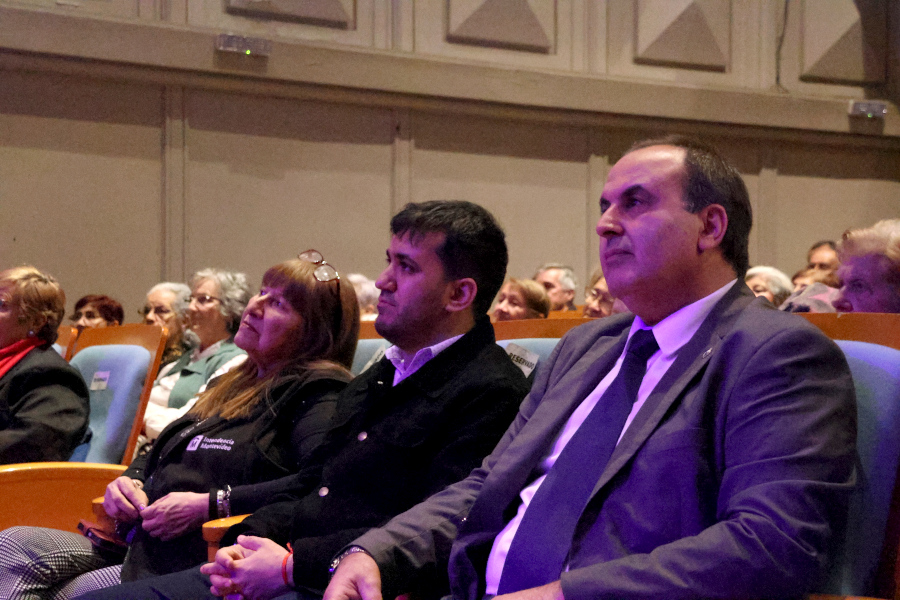 En el marco de los festejos por los 30 años del Festival de Coros de Personas Mayores, Correo Uruguayo realizó el lanzamiento de un sello personalizado conmemorativo de dicho aniversario.