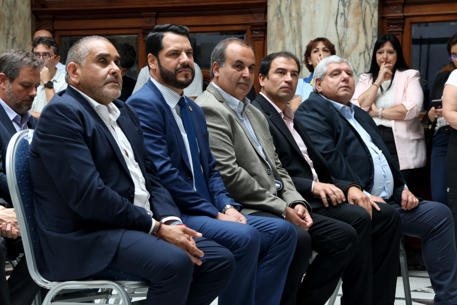 En el Palacio de Correos se realizó la tradicional entrega de medallas a los funcionarios postales que cumplieron 25, 35, 40, 45 y 50 años de servicio y a quienes se ampararon a los beneficios jubilatorios.