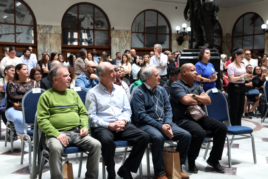 En el Palacio de Correos se realizó la tradicional entrega de medallas a los funcionarios postales que cumplieron 25, 35, 40, 45 y 50 años de servicio y a quienes se ampararon a los beneficios jubilatorios.