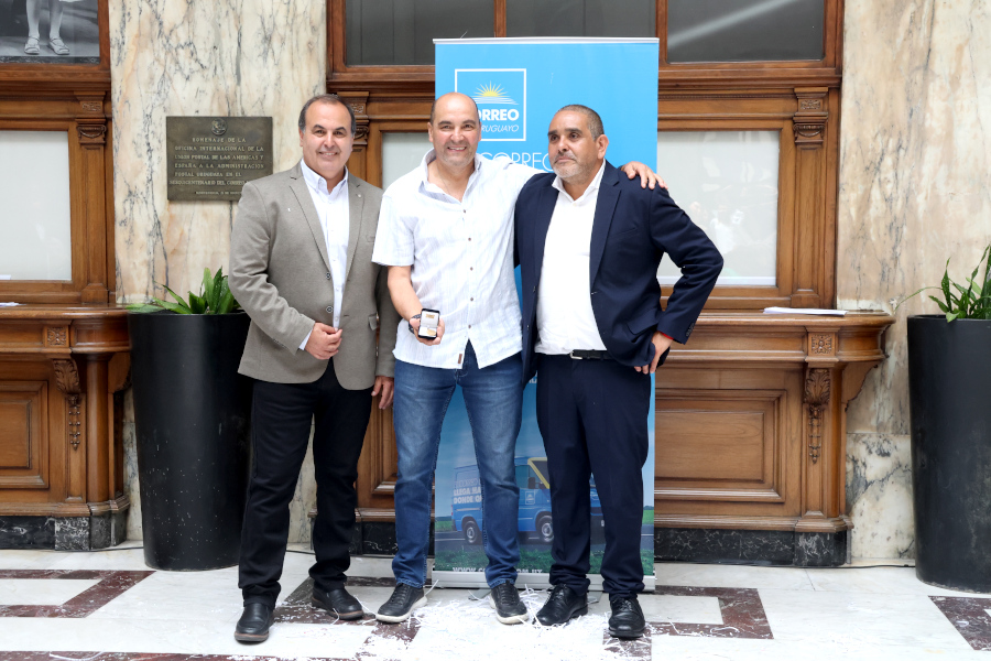 En el Palacio de Correos se realizó la tradicional entrega de medallas a los funcionarios postales que cumplieron 25, 35, 40, 45 y 50 años de servicio y a quienes se ampararon a los beneficios jubilatorios.