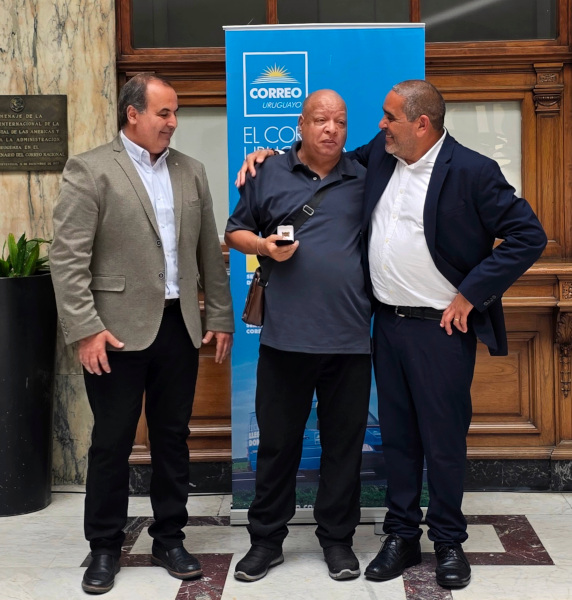 En el Palacio de Correos se realizó la tradicional entrega de medallas a los funcionarios postales que cumplieron 25, 35, 40, 45 y 50 años de servicio y a quienes se ampararon a los beneficios jubilatorios.