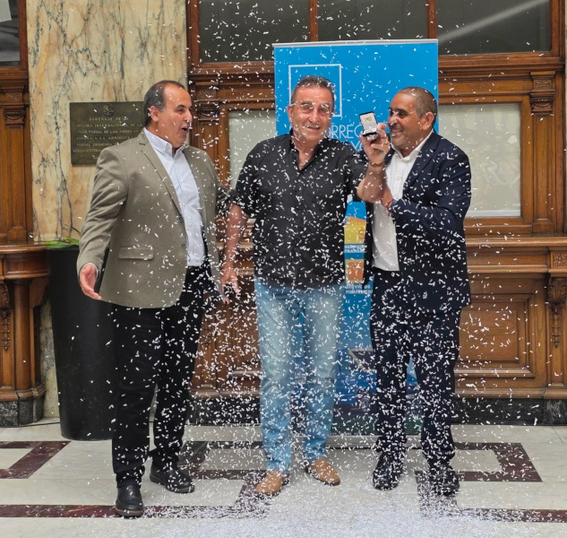 En el Palacio de Correos se realizó la tradicional entrega de medallas a los funcionarios postales que cumplieron 25, 35, 40, 45 y 50 años de servicio y a quienes se ampararon a los beneficios jubilatorios.