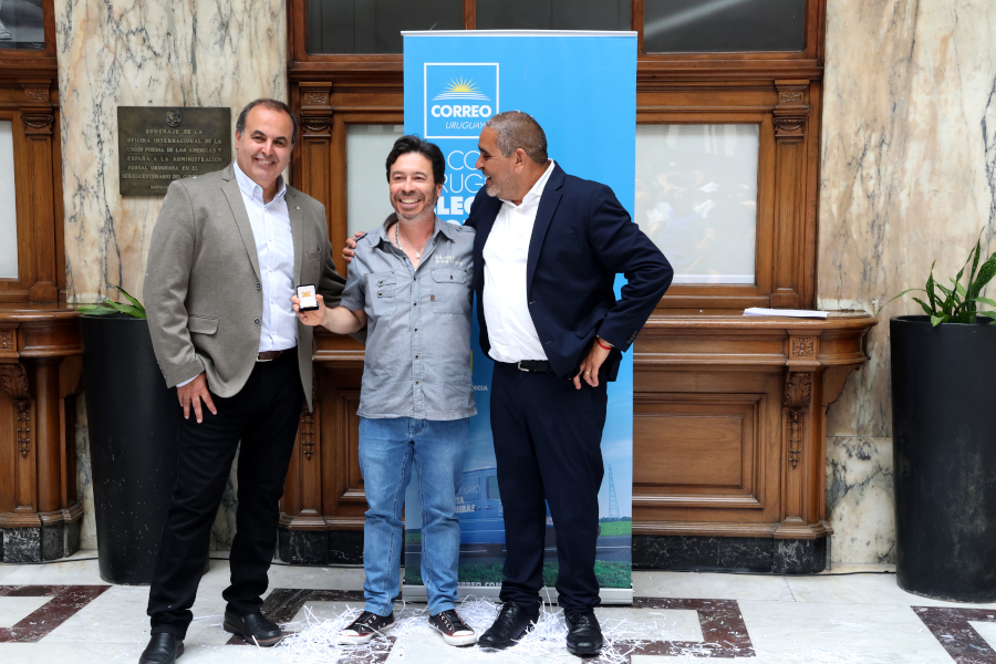 En el Palacio de Correos se realizó la tradicional entrega de medallas a los funcionarios postales que cumplieron 25, 35, 40, 45 y 50 años de servicio y a quienes se ampararon a los beneficios jubilatorios.