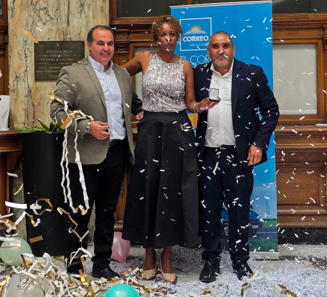 En el Palacio de Correos se realizó la tradicional entrega de medallas a los funcionarios postales que cumplieron 25, 35, 40, 45 y 50 años de servicio y a quienes se ampararon a los beneficios jubilatorios.