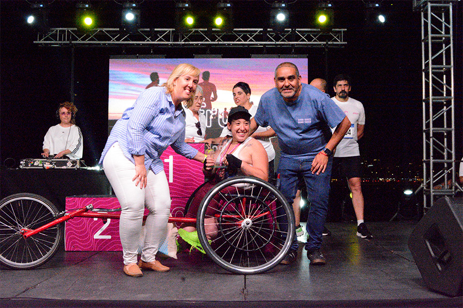 El acto contó con la presencia del presidente de Correo Uruguayo, Gabriel Bonfrisco, y del intendente de Montevideo, Mario Bergara.