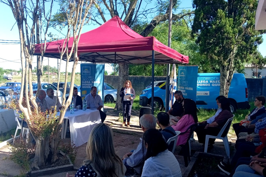 Autoridades de Correo Uruguayo y de la Intendencia de Tacuarembó participaron de la reapertura de la sucursal de Correo Uruguayo de la localidad de Achar.