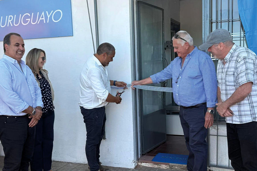 Autoridades de Correo Uruguayo y de la Intendencia de Tacuarembó participaron de la reapertura de la sucursal de Correo Uruguayo de la localidad de Achar.