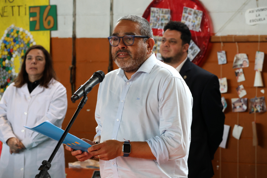 En un acto que contó con autoridades de Correo Uruguayo, ANEP y la Junta Departamental de Montevideo, se realizó el lanzamiento de una serie de tres sellos conmemorativos por los 100 años del Grupo Escolar Felipe Sanguinetti