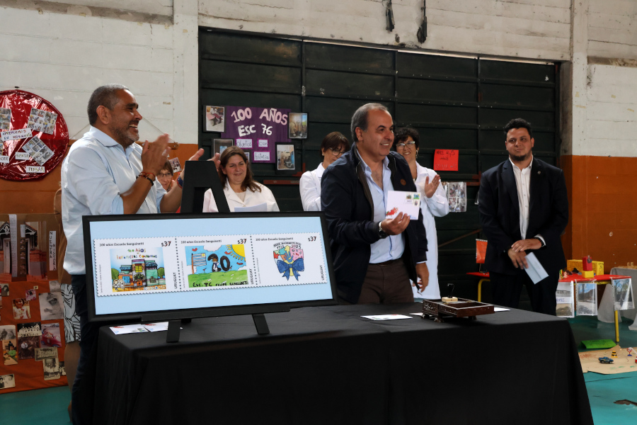 En un acto que contó con autoridades de Correo Uruguayo, ANEP y la Junta Departamental de Montevideo, se realizó el lanzamiento de una serie de tres sellos conmemorativos por los 100 años del Grupo Escolar Felipe Sanguinetti