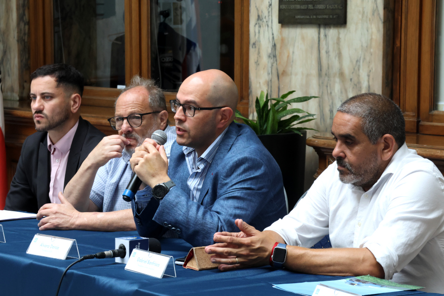 A través de un acuerdo firmado en el Palacio de Correos, Correo Uruguayo pondrá a disposición de ASSE su plataforma logística y su Red Nacional Postal para el diseño y ejecución de soluciones integrales, como ser la gestión de la cadena de suministro, distribución y trazabilidad de medicamentos, servicios de comunicación física y digital y servicios financieros básicos.