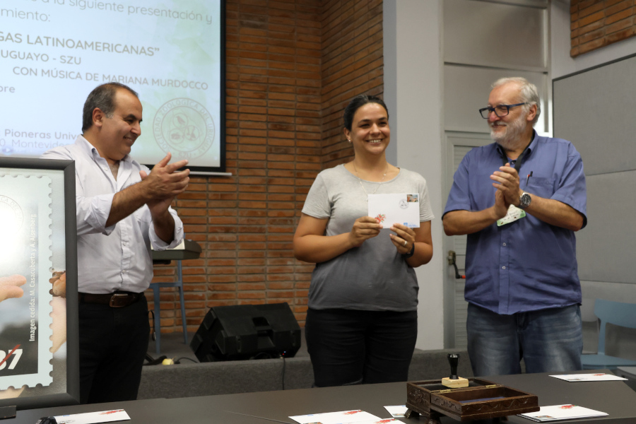 Correo Uruguayo y la Sociedad Zoológica del Uruguay (SZU) realizaron el lanzamiento del sello Mujeres Zoólogas Latinoamericanas, como homenaje a la contribución de la mujer en el avance de la zoología.