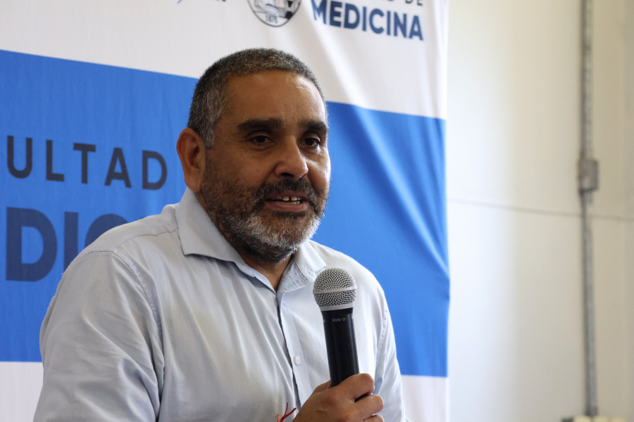 Correo Uruguayo realizó el lanzamiento del sello conmemorativo por los 150 años de la Facultad de Medicina