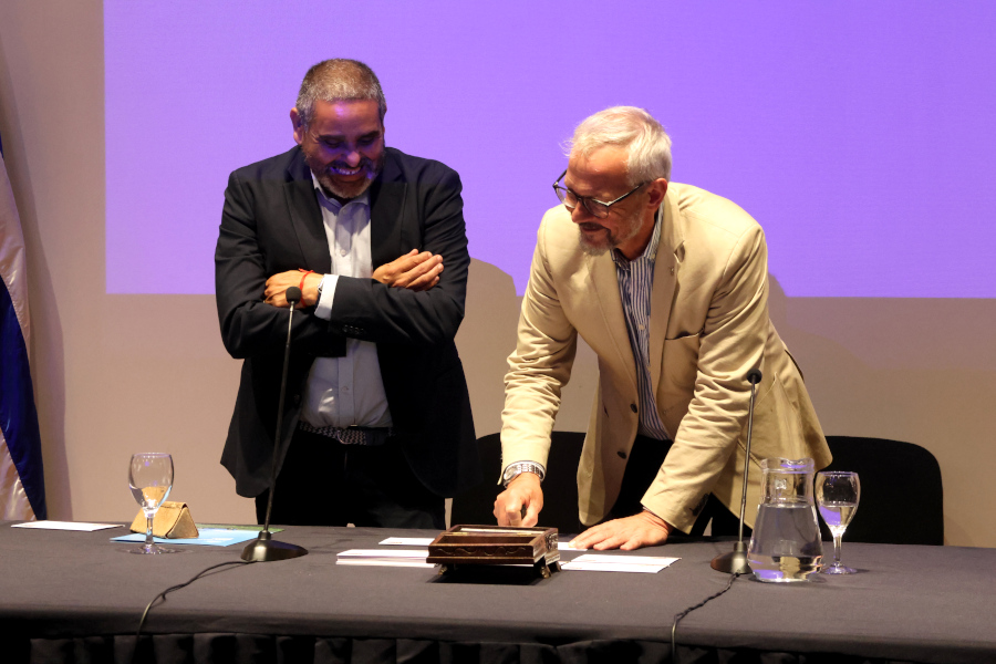 En un acto llevado a cabo en Torre Ejecutiva de Presidencia de la República, Correo Uruguayo realizó el lanzamiento del sello Diciembre, mes de los derechos humanos.