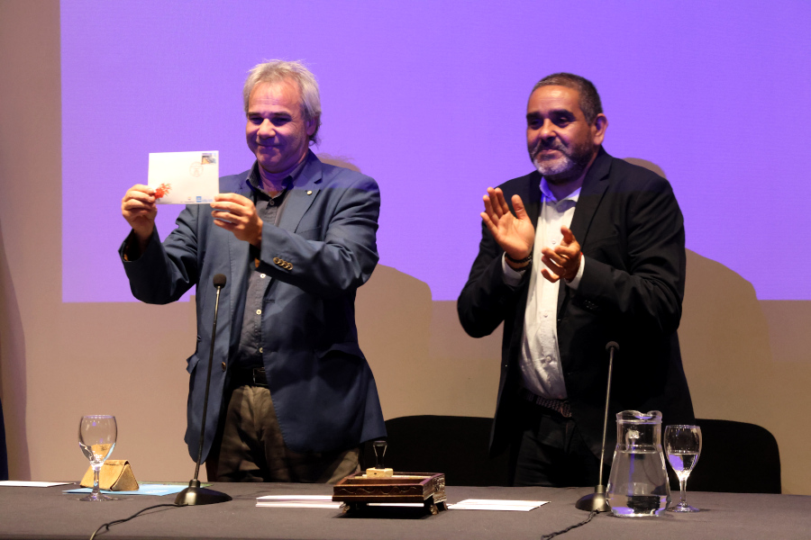 En un acto llevado a cabo en Torre Ejecutiva de Presidencia de la República, Correo Uruguayo realizó el lanzamiento del sello Diciembre, mes de los derechos humanos.