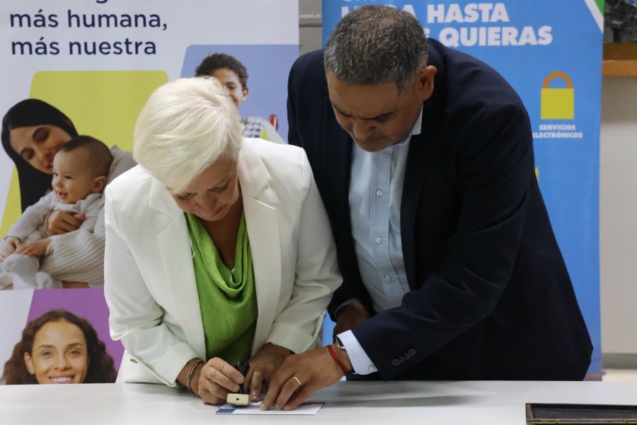 El 25 de febrero, en el Hall Central del Edificio Sede del BPS , Correo Uruguayo realizó la presentación del sello conmemorativo de la Estrategia Nacional de Salud Mental y Bienestar 2025-2030, realizado en base a la obra “La Dama Azul” del Taller Sala 12 del Hospital Vilardebó.