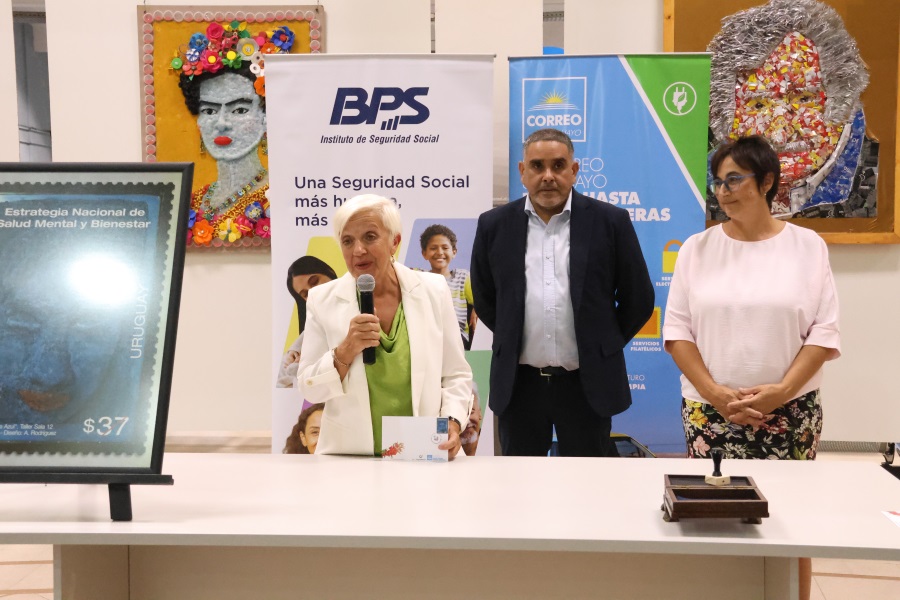 El 25 de febrero, en el Hall Central del Edificio Sede del BPS , Correo Uruguayo realizó la presentación del sello conmemorativo de la Estrategia Nacional de Salud Mental y Bienestar 2025-2030, realizado en base a la obra “La Dama Azul” del Taller Sala 12 del Hospital Vilardebó.